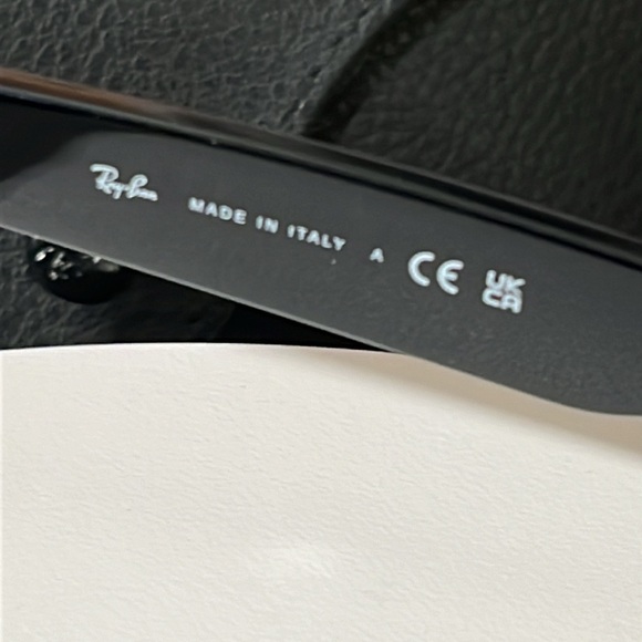 RAY-BAN SUNGLASSES. NEW WITH CASE AND BOX. MADE IN ITALY - Picture 7 of 16